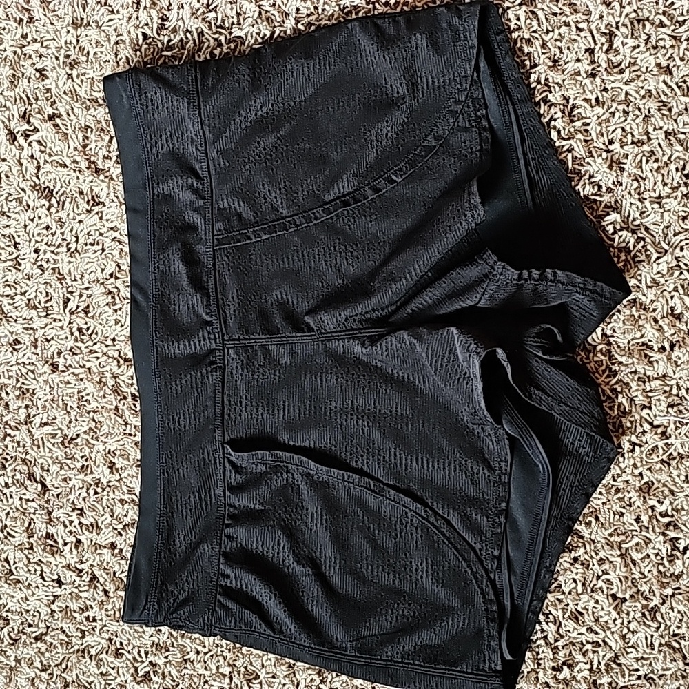 Athleta -Mesh Overlay Shorts Prisma Miles 2-in-1